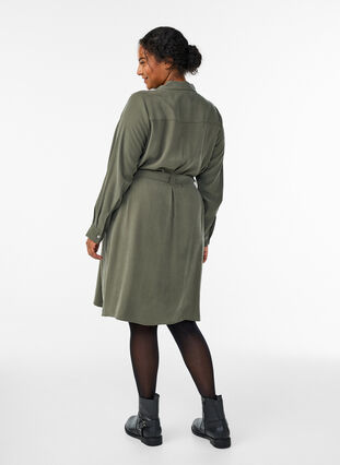 Zizzi Skjortekjole med knytebelte og lange ermer, Grønn, Model image number 2