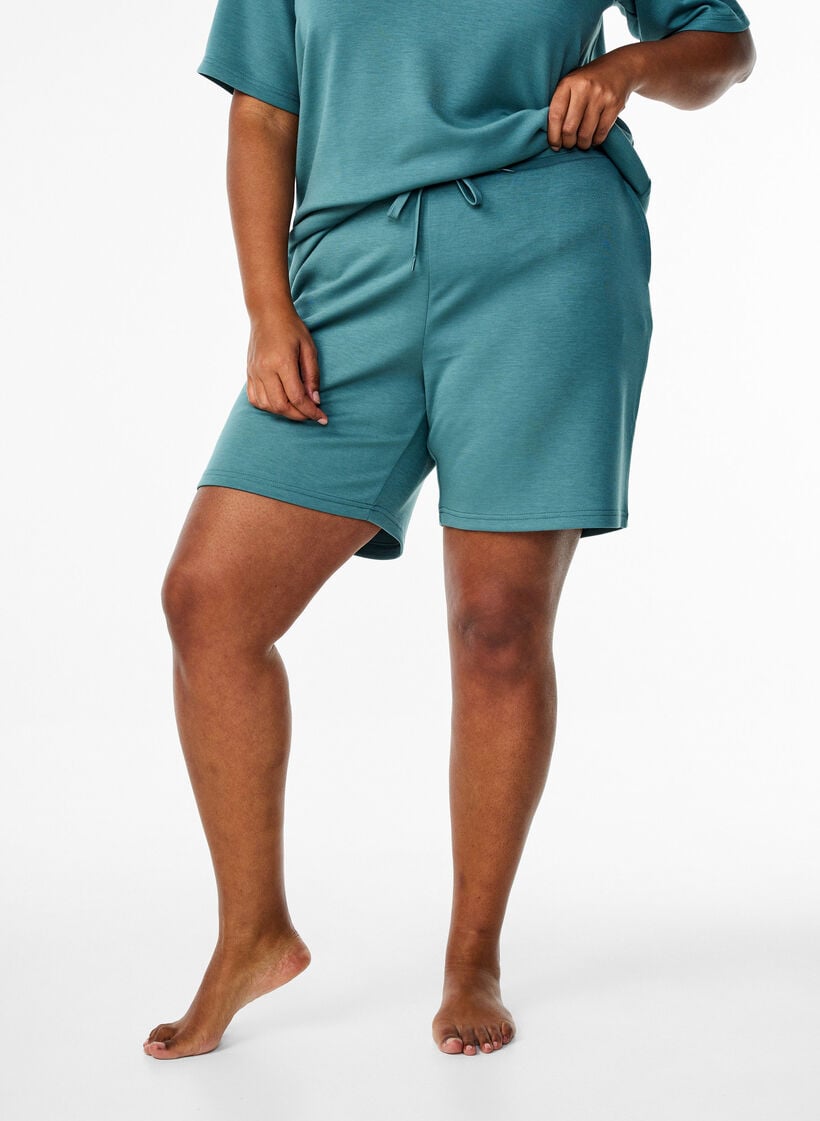 Shorts i modalblanding med lommer, Grønn, Model image number 3