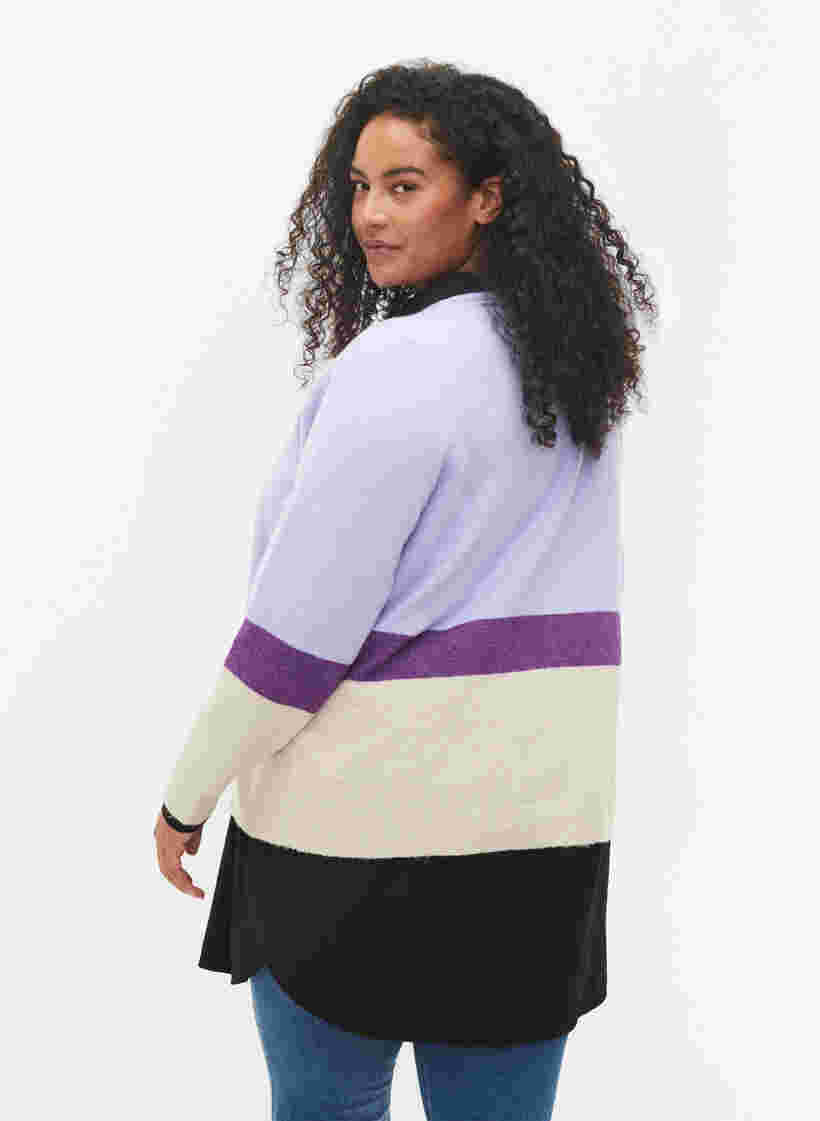 Stripete strikkegenser med rund hals, Lavender Comb, Model image number 1