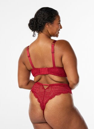 Zizzi Heldekkende blonder BH med stroppe detaljer, Rød, Model image number 2