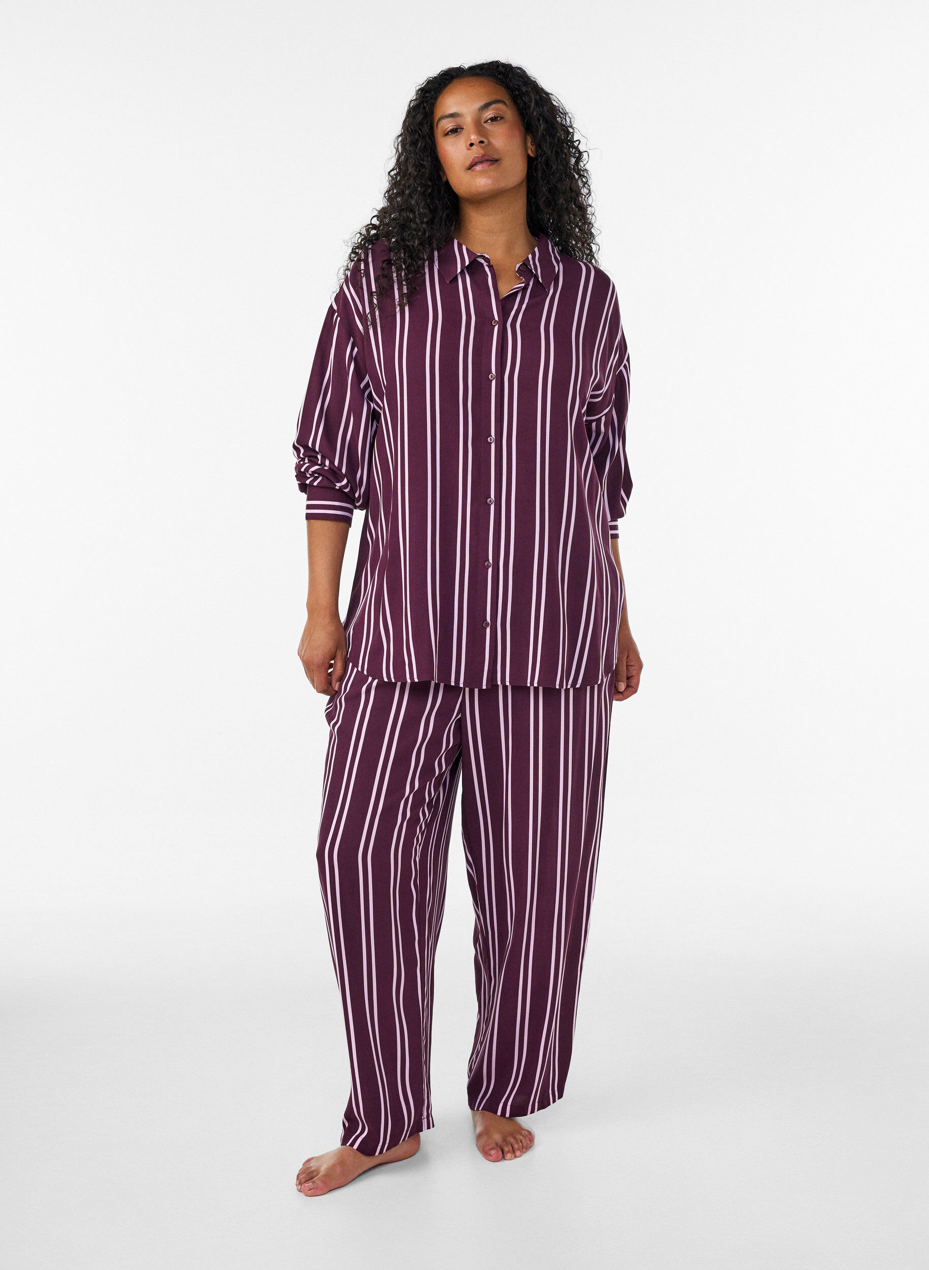 ZizziLoose fit nattbukser med striper, M&oslash;rk Bordeaux, Model image number 1