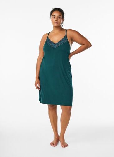 Zizzi Ermeløs viskose nattkjole med blonder detaljer, Grønn, Model image number 1