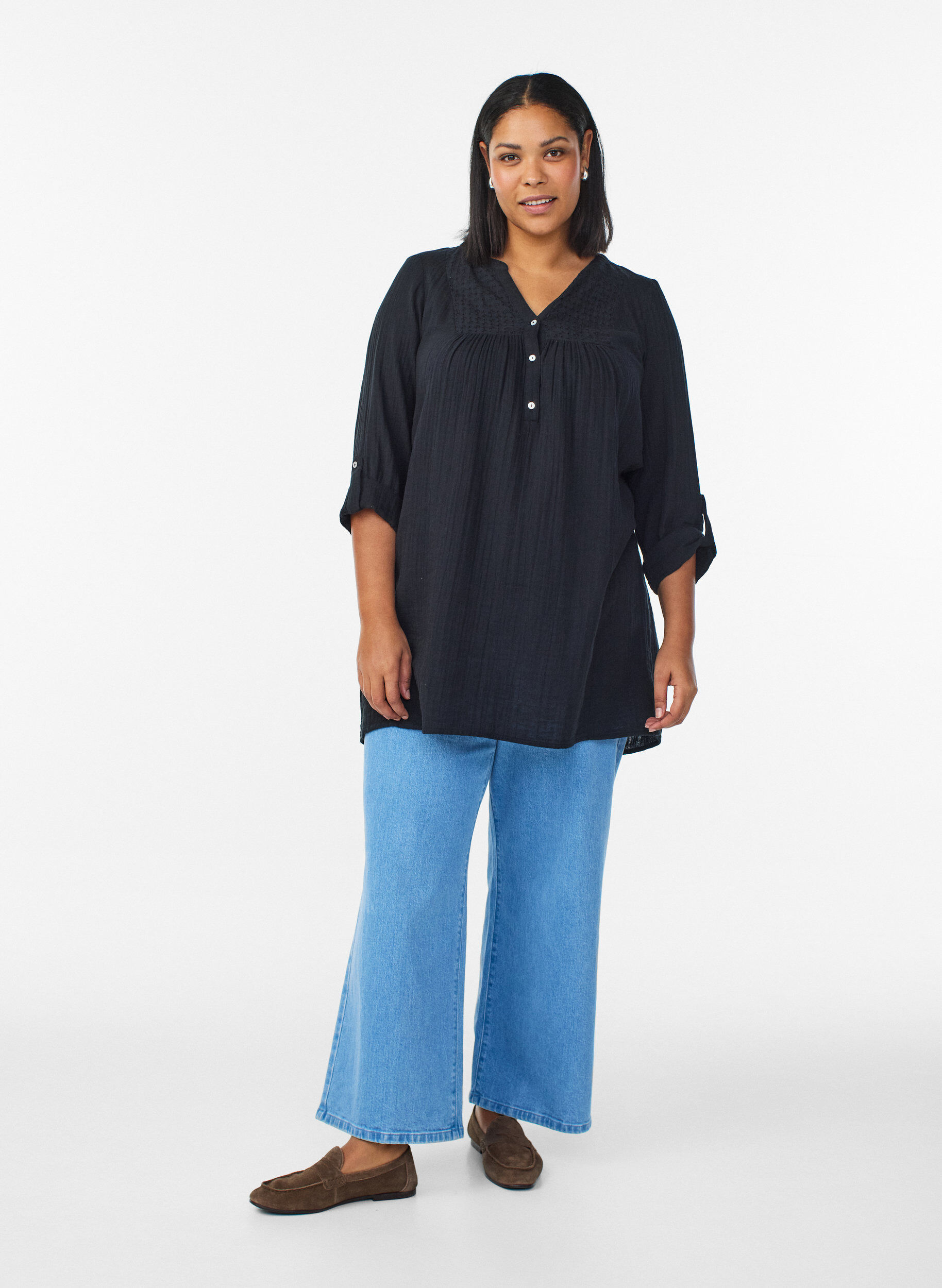Zizzi Bomullsmuslin tunika med broderie anglaise, Svart, Model image number 1