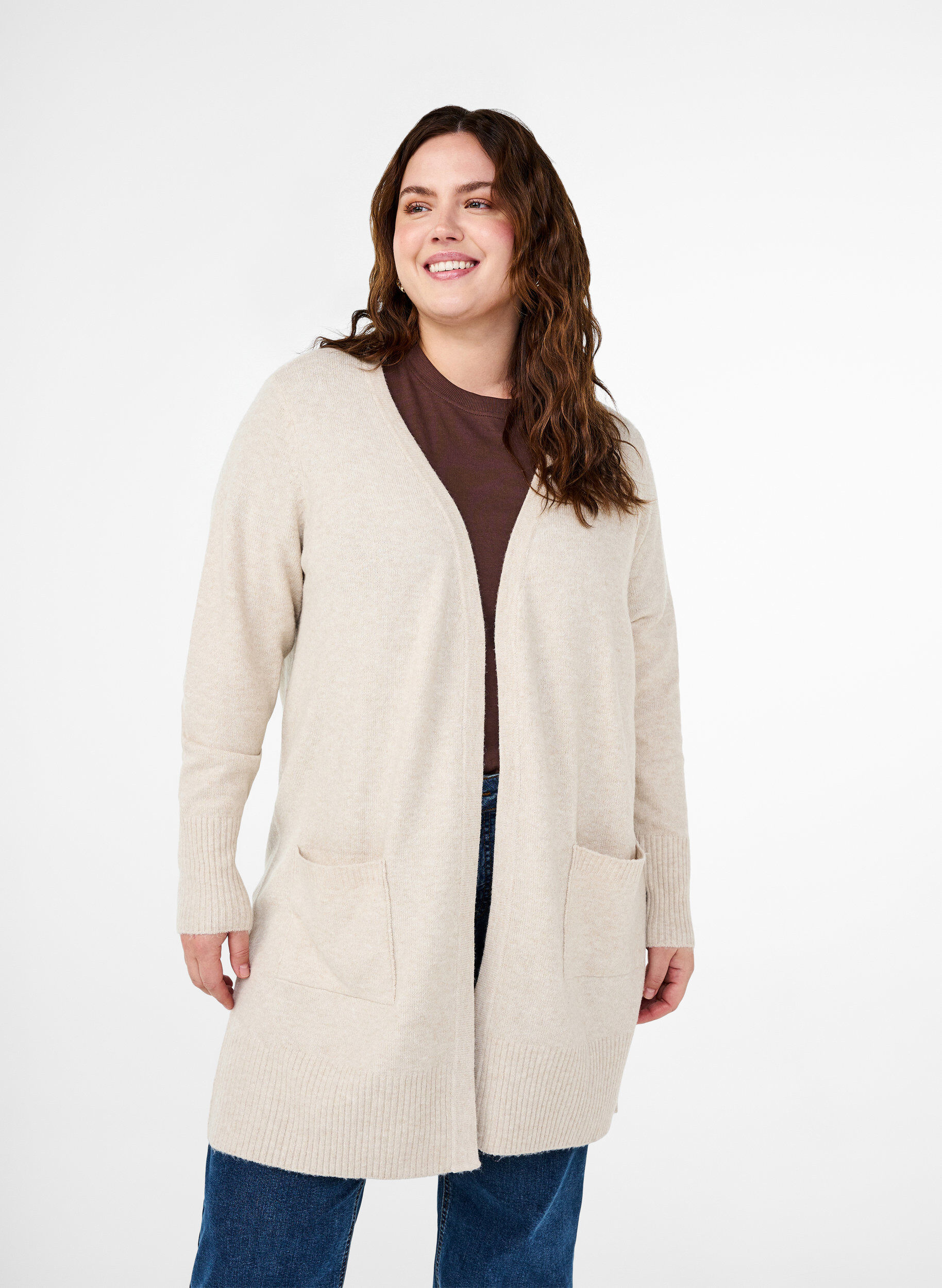 Ribbestrikket cardigan med lommer, Beige, Model
