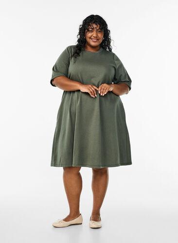 Zizzi Knelang jerseykjole med lommer og A-fasong, Grønn, Model image number 1