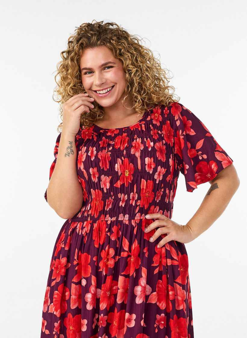 Kjole med smocking og blomstertrykk, Lilla, Model