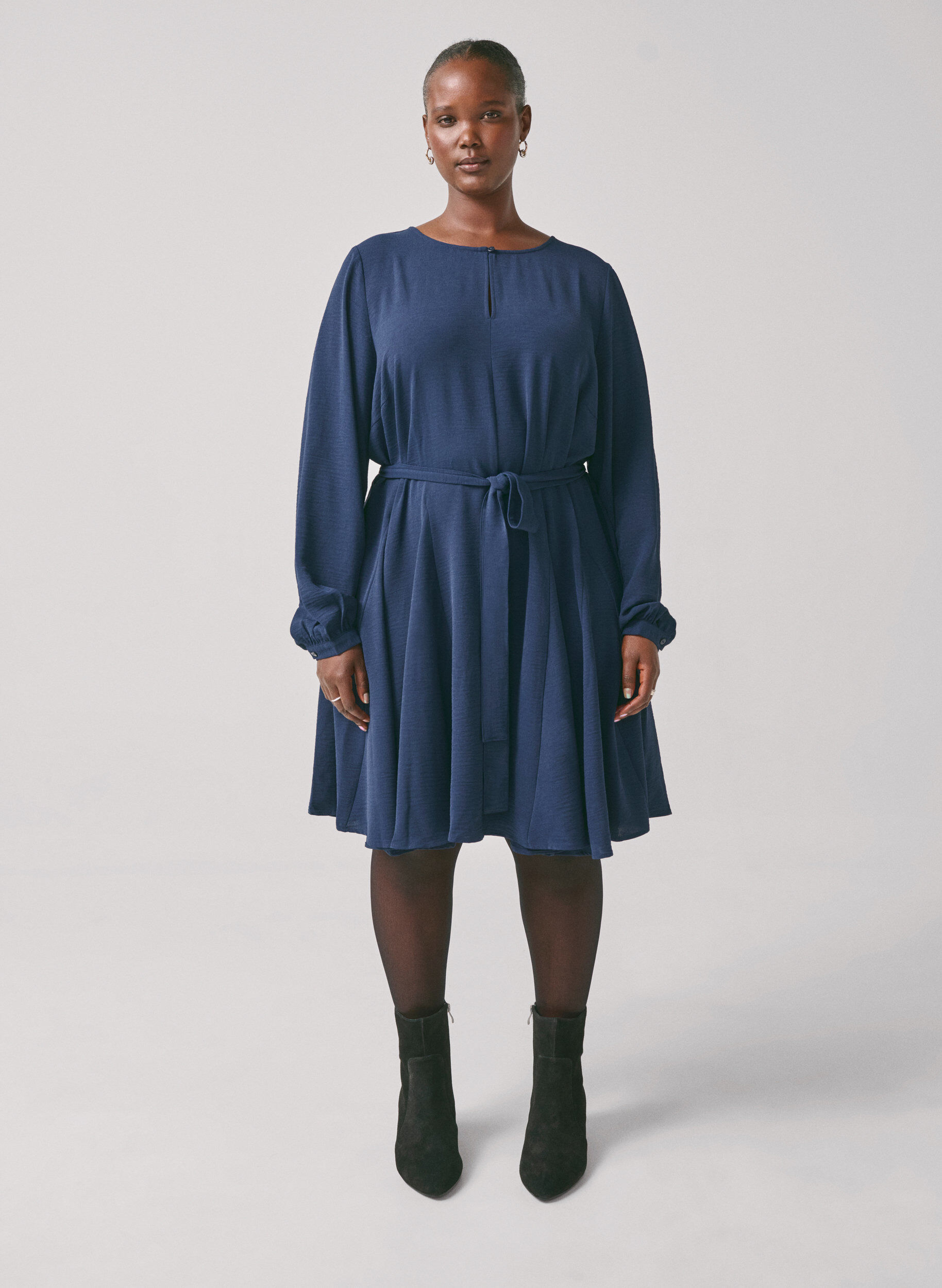 Zizzi Langermet kjole med belte, Navy Blazer, Image image number 1