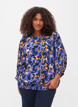 Blomstrete bluse i viskose med smock, Purple Flower AOP, Model image number 0
