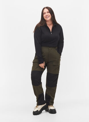 Zizzi Vannavstøtende turbukser med lommer, Forest Night, Model image number 0
