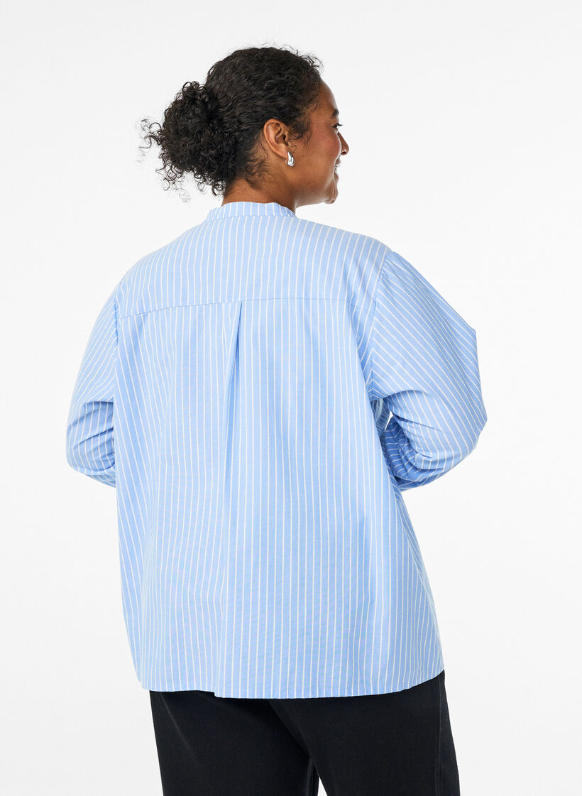 Stripete skjorte med dekorativ lukking, Light Blue Stripe , Model