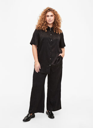 Zizzi Lang skjorte med strukturmønster, Black, Model image number 2