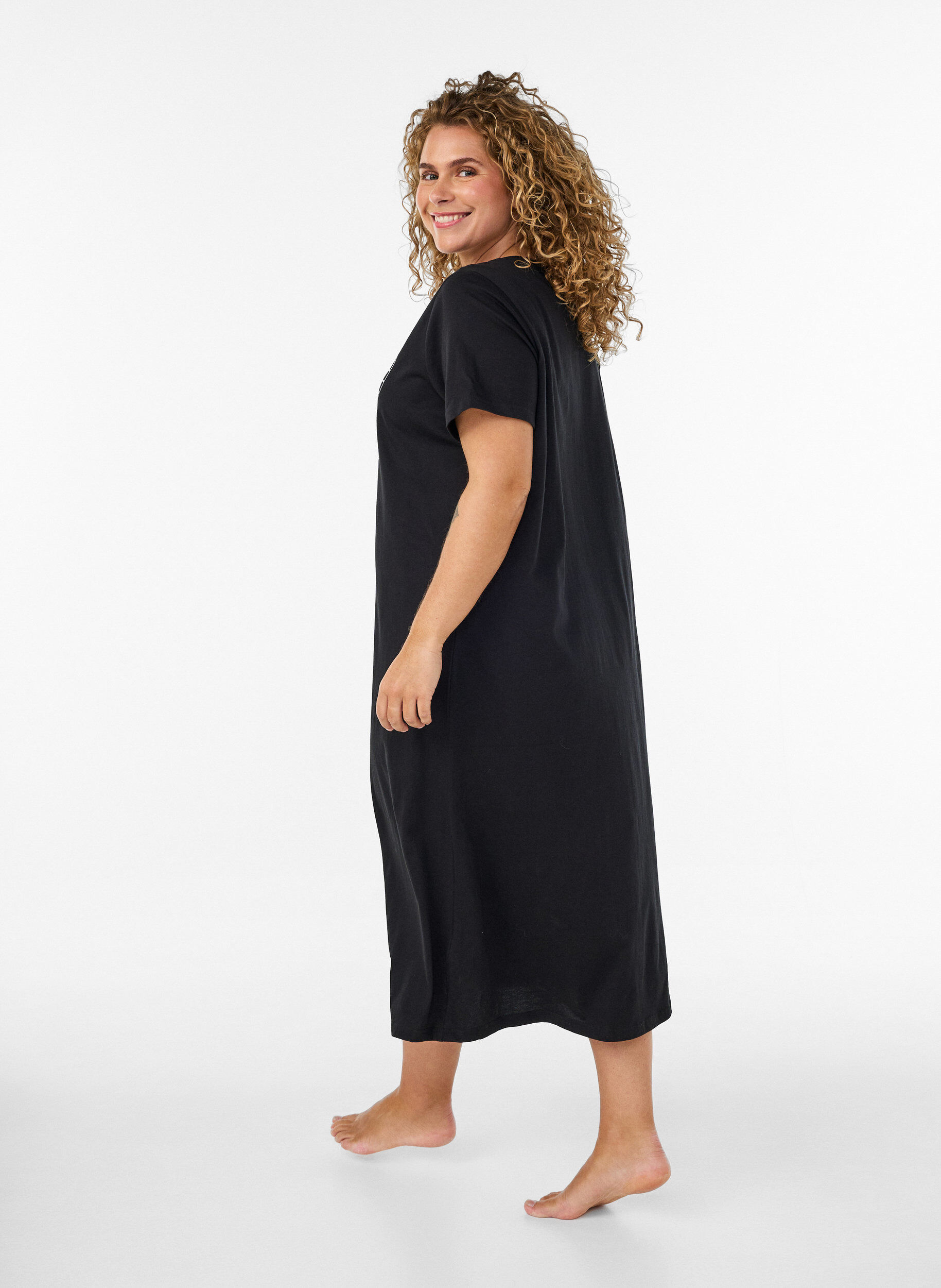 ZizziMidinattkjole i &oslash;kologisk bomull, Svart, Model image number 1
