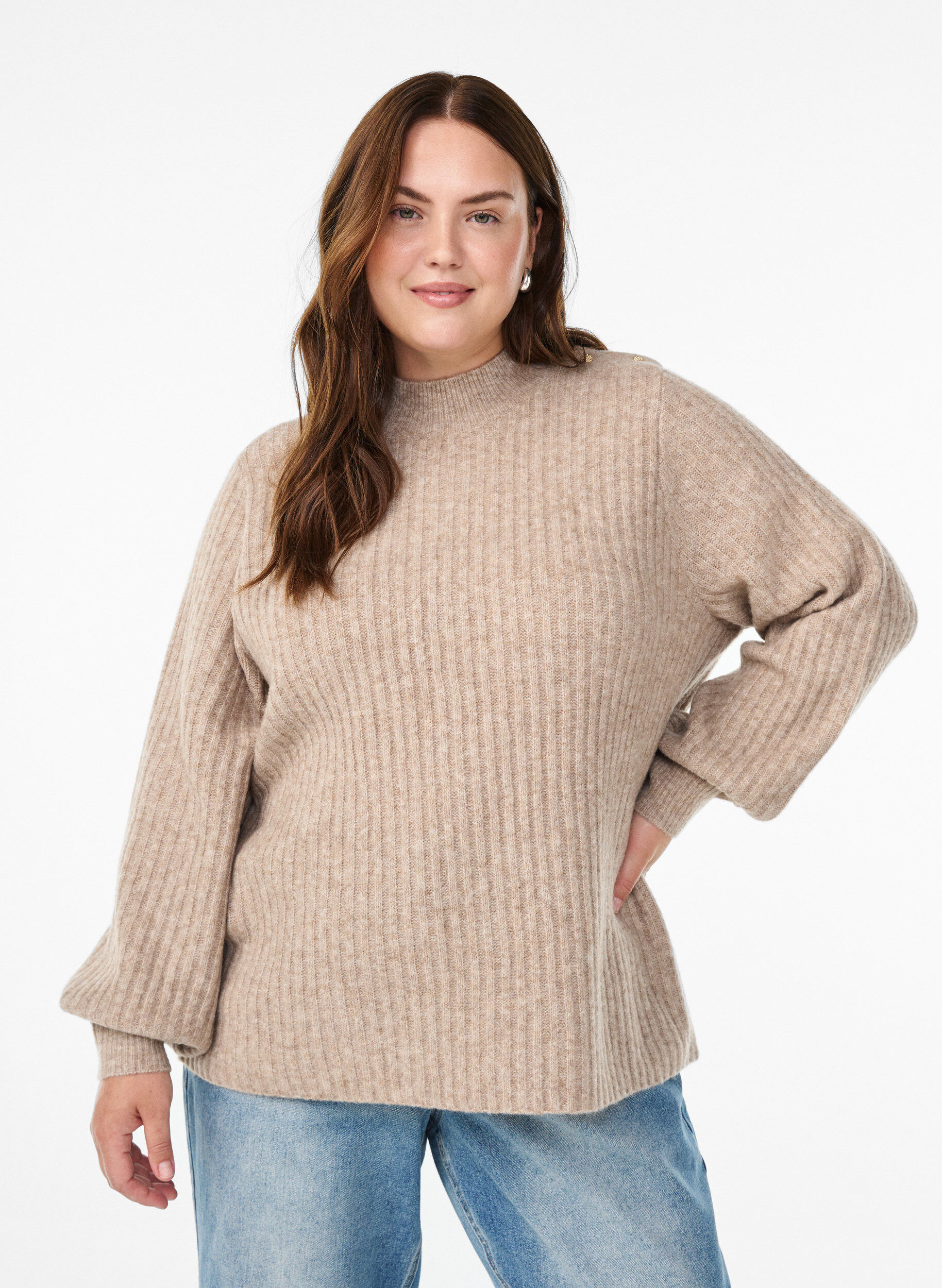 Ribbestrikket genser med puffede ermer og knapper, Beige, Model
