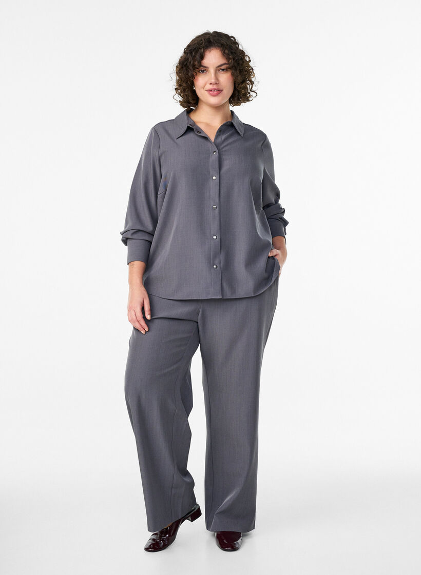 Skjorte med krage og trykknapper, Grå, Model image number 1