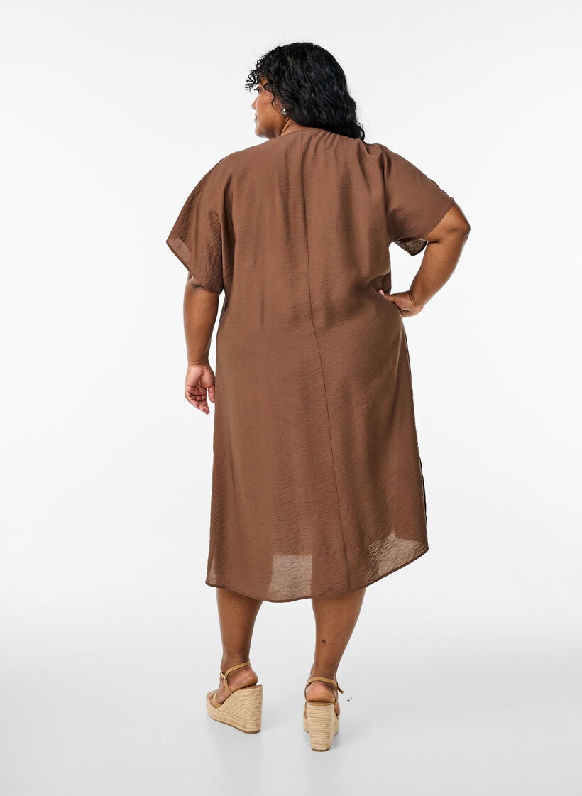 Kjole med V-hals i viskose, Brun, Model image number 2