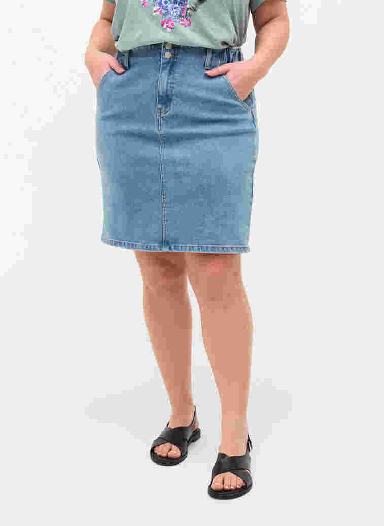 Denimskjørt med lommer, Light blue denim, Model