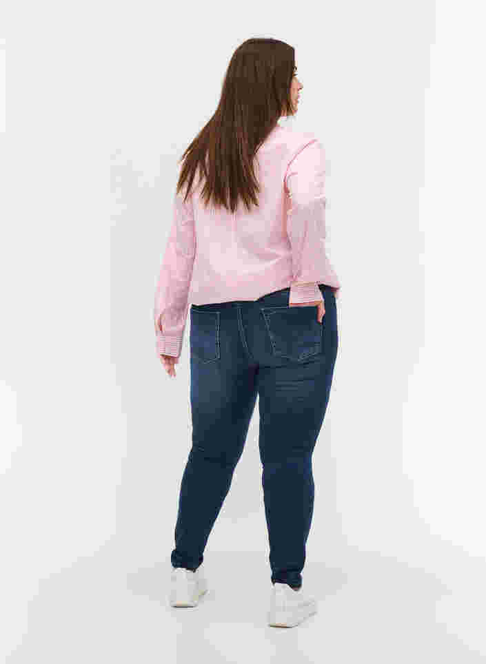 Nille jeans med høyt liv og broderi, Blue denim, Model image number 1