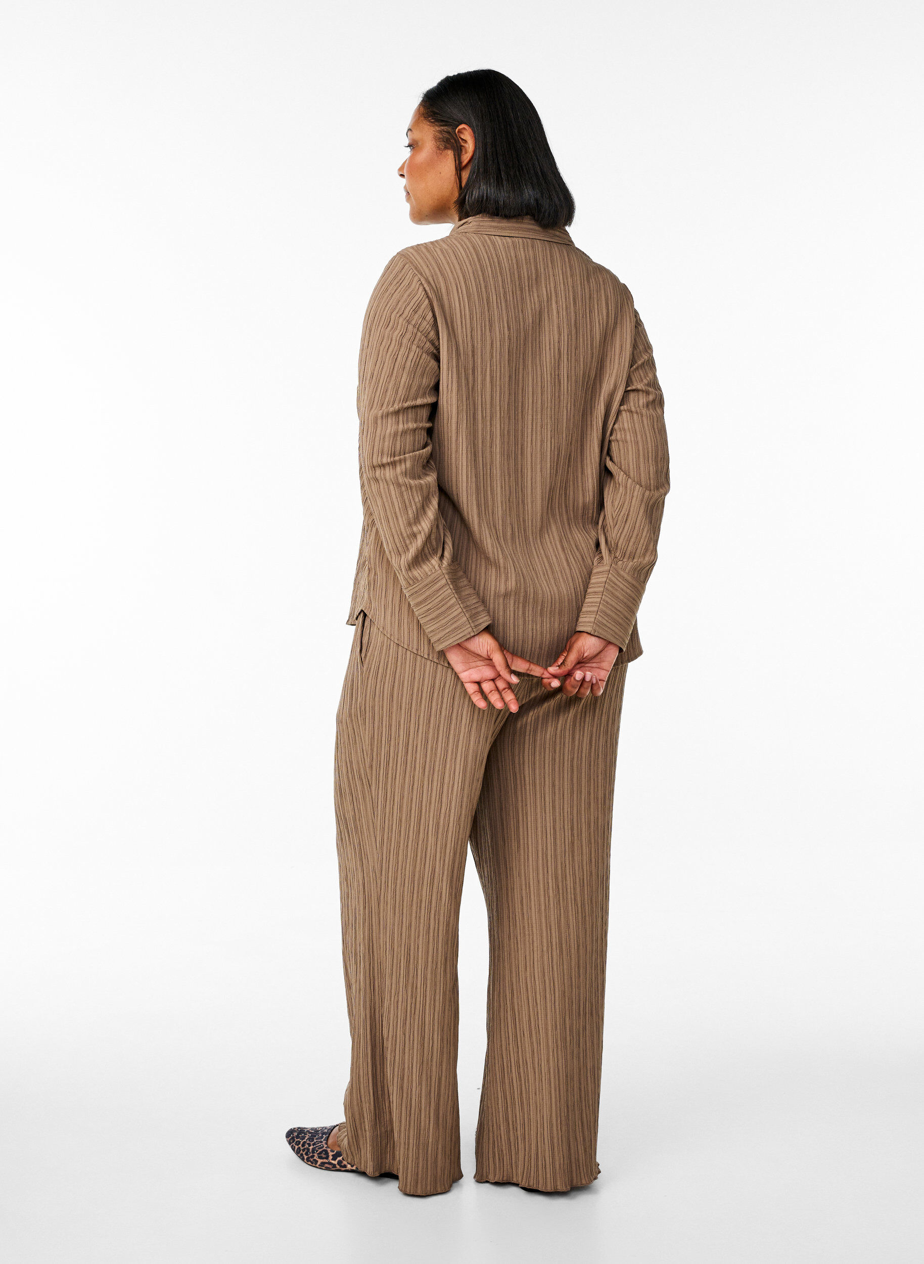 Zizzi FLASH - Bukse med h&oslash;y midje og vide ben, Brun, Model image number 1