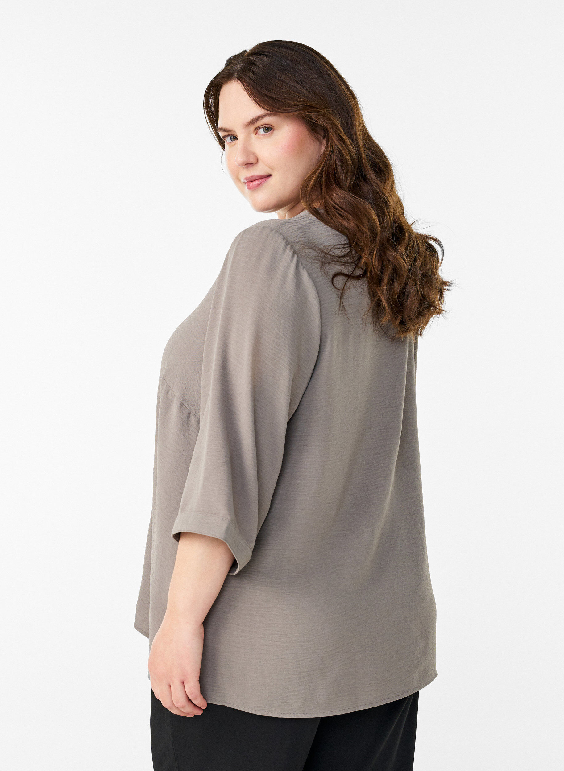 ZizziSkjortebluse med v-hals og 3/4 ermer, Beige, Model image number 2