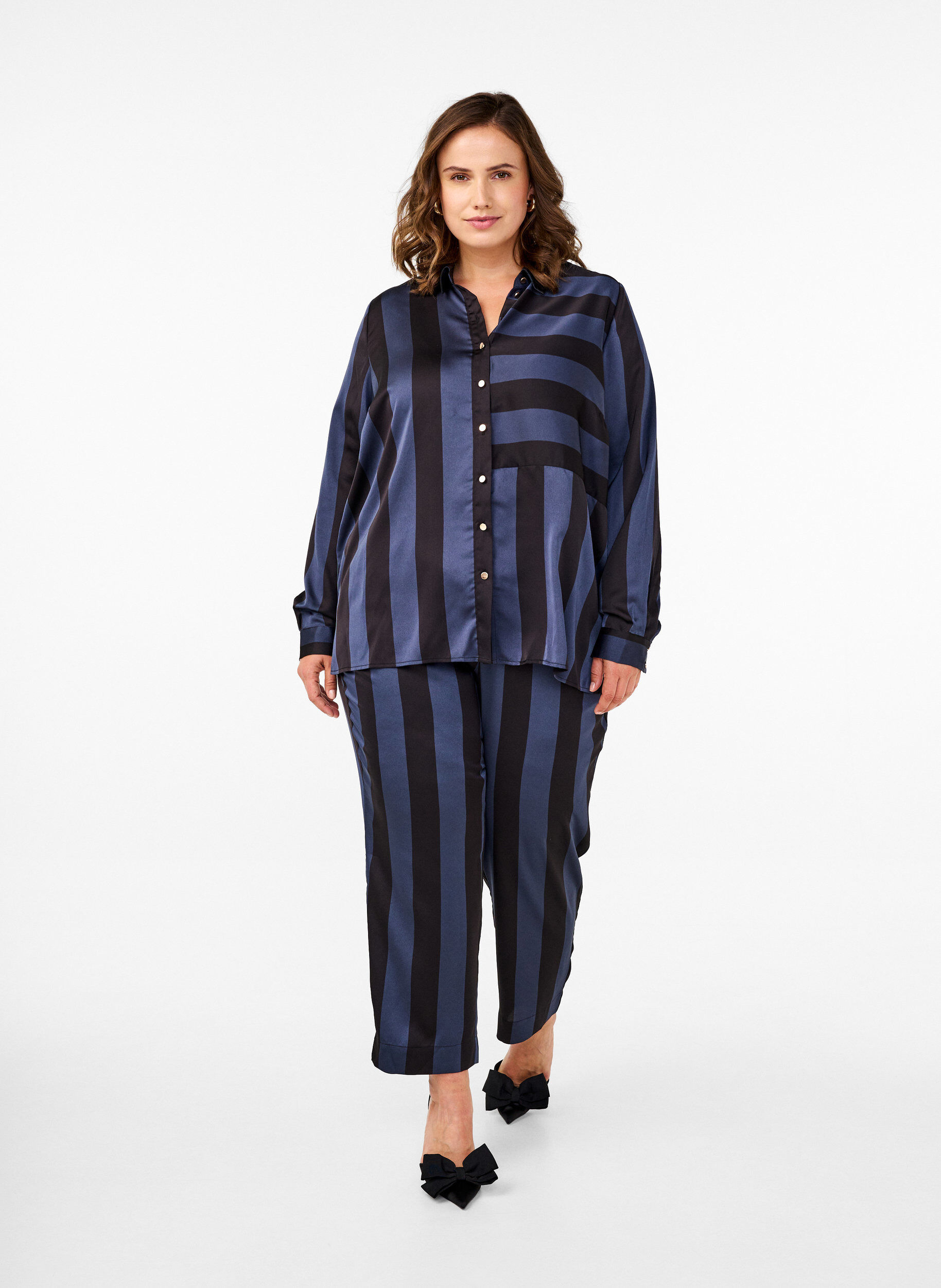 Zizzi Satengskjorte med striper, Spellbound w. Black, Model image number 2