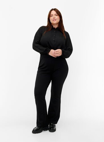 Skjortebluse med volangdetaljer, Black, Model image number 2