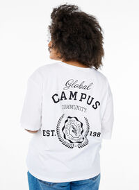 Oversized T-skjorte med ryggprint, Hvit Oversized T-skjorte med ryggprint, Hvit, Model