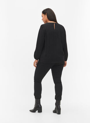 Ekstra slim Sanna jeans med normal høyde på livet, Black, Model image number 1