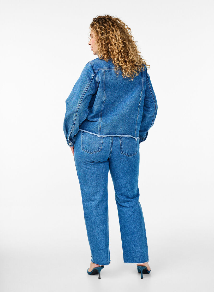 Høy midje Gemma jeans med rhinesteiner, Blue Denim, Model
