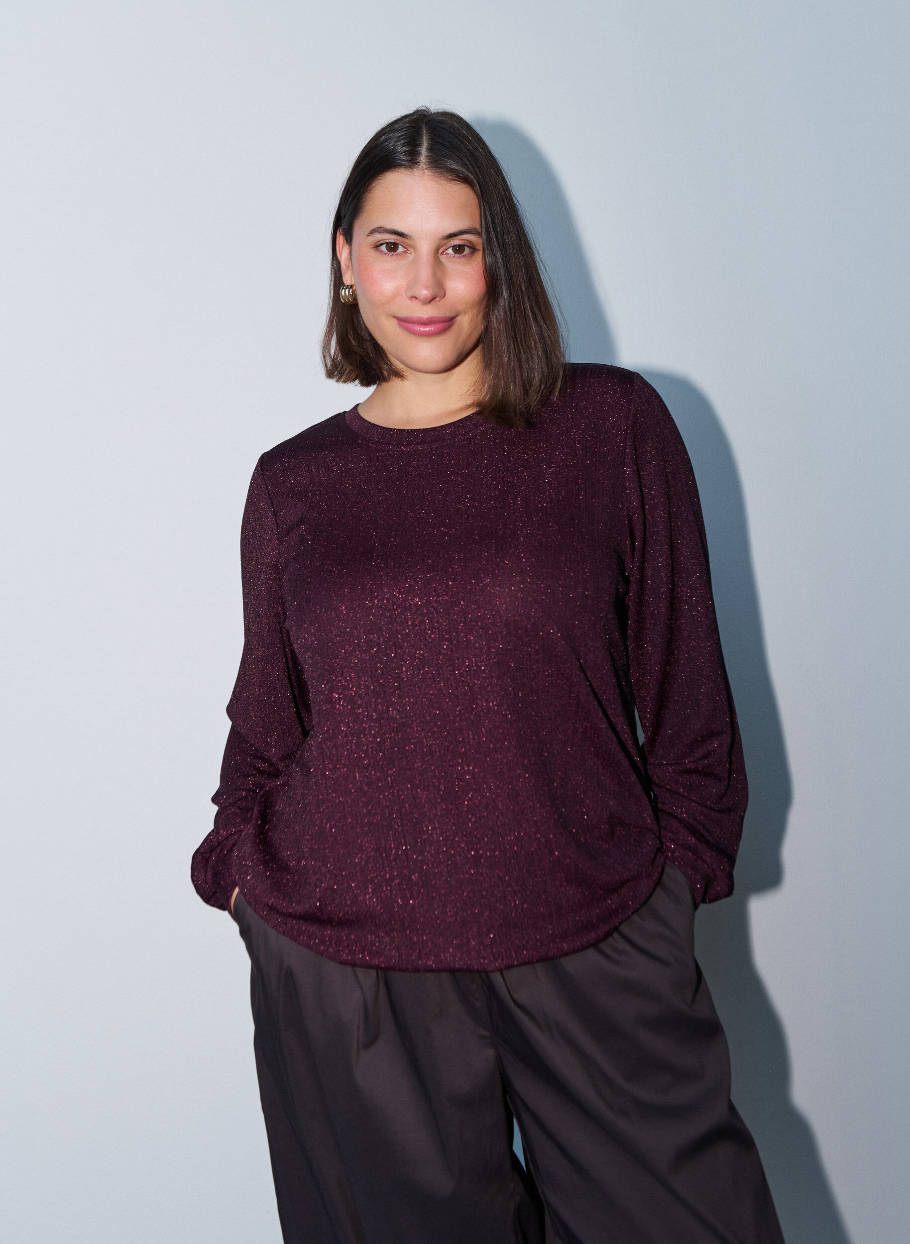 ZizziBluse med vertikal struktur og glittertr&aring;d, R&oslash;d, Model image number 3