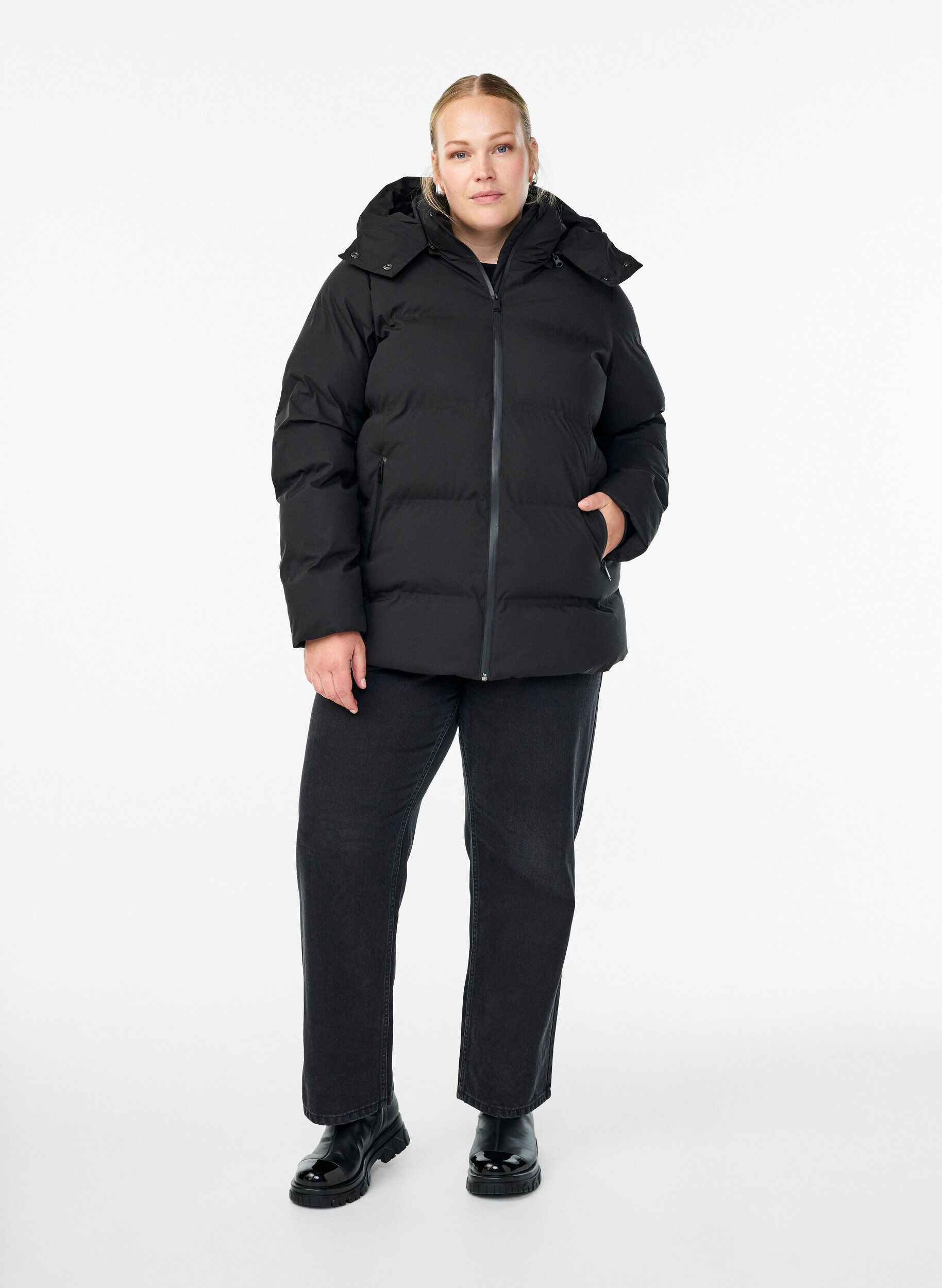 ZizziKort pufferjakke med avtagbar hette, Svart, Model image number 1