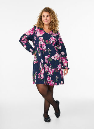 Zizzi Kort bomullskjole med V-hals og lange ermer, Blå, Model image number 1