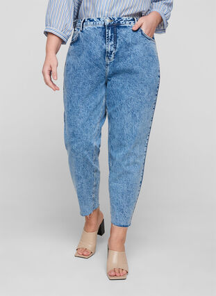 Mom fit Mille jeans med blomster, Blue denim, Model image number 2