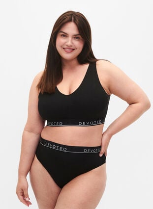 Zizzi G-streng i bomull med normal høyde på livet, Svart, Model image number 0