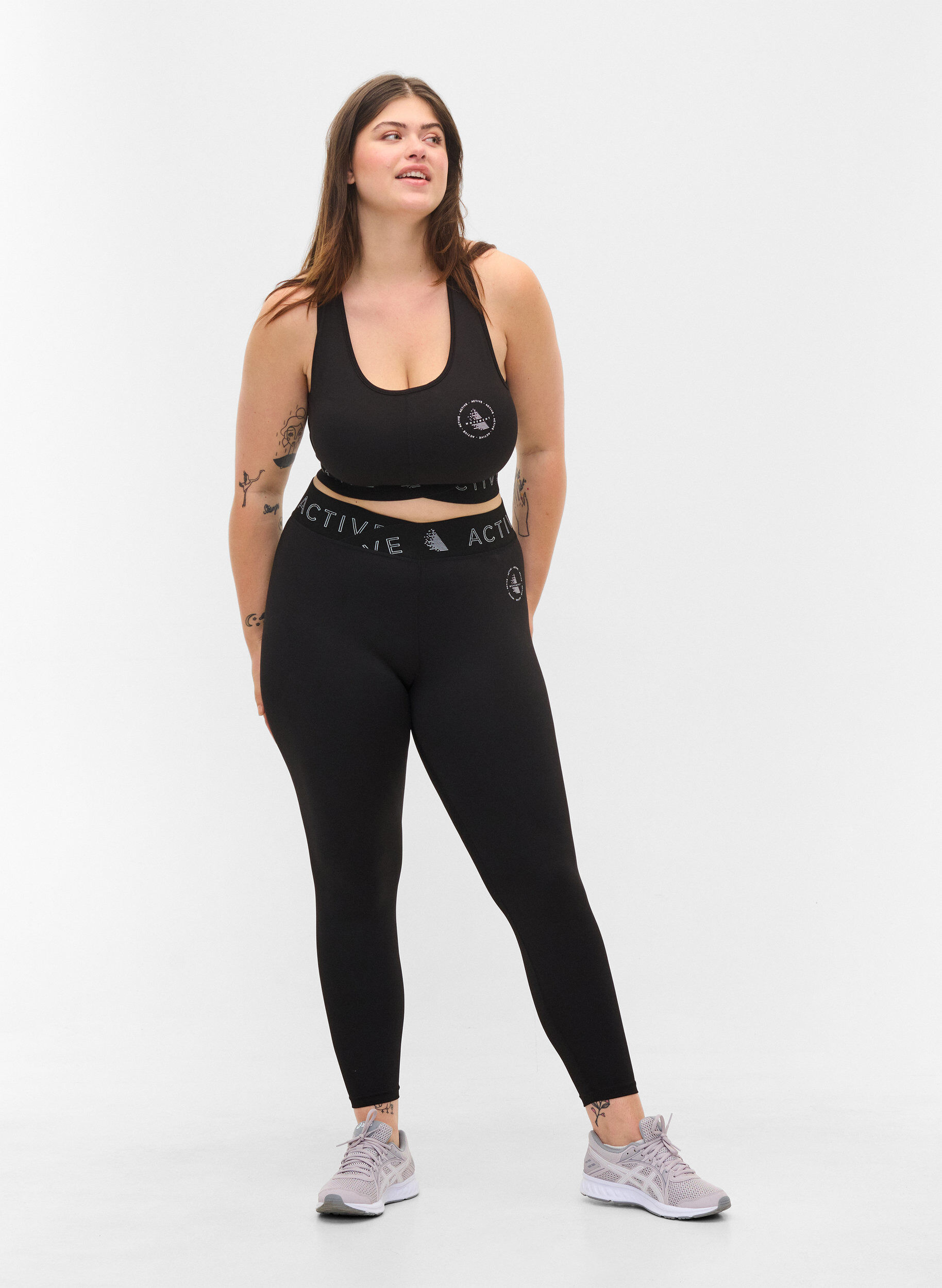 Zizzi Sports-BH med teksttrykk, Black, Model image number 3