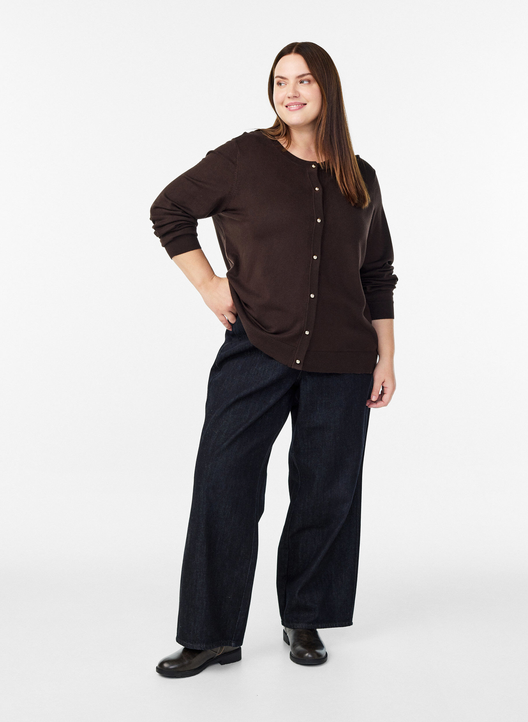 Zizzi Finstrikket cardigan med kuleknapper, Brun, Model image number 1