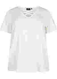 T-skjorte med V-hals og kryssdetalj