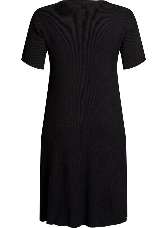 Ribbestrikket kjole med dekorative knapper og korte ermer, Svart, Packshot