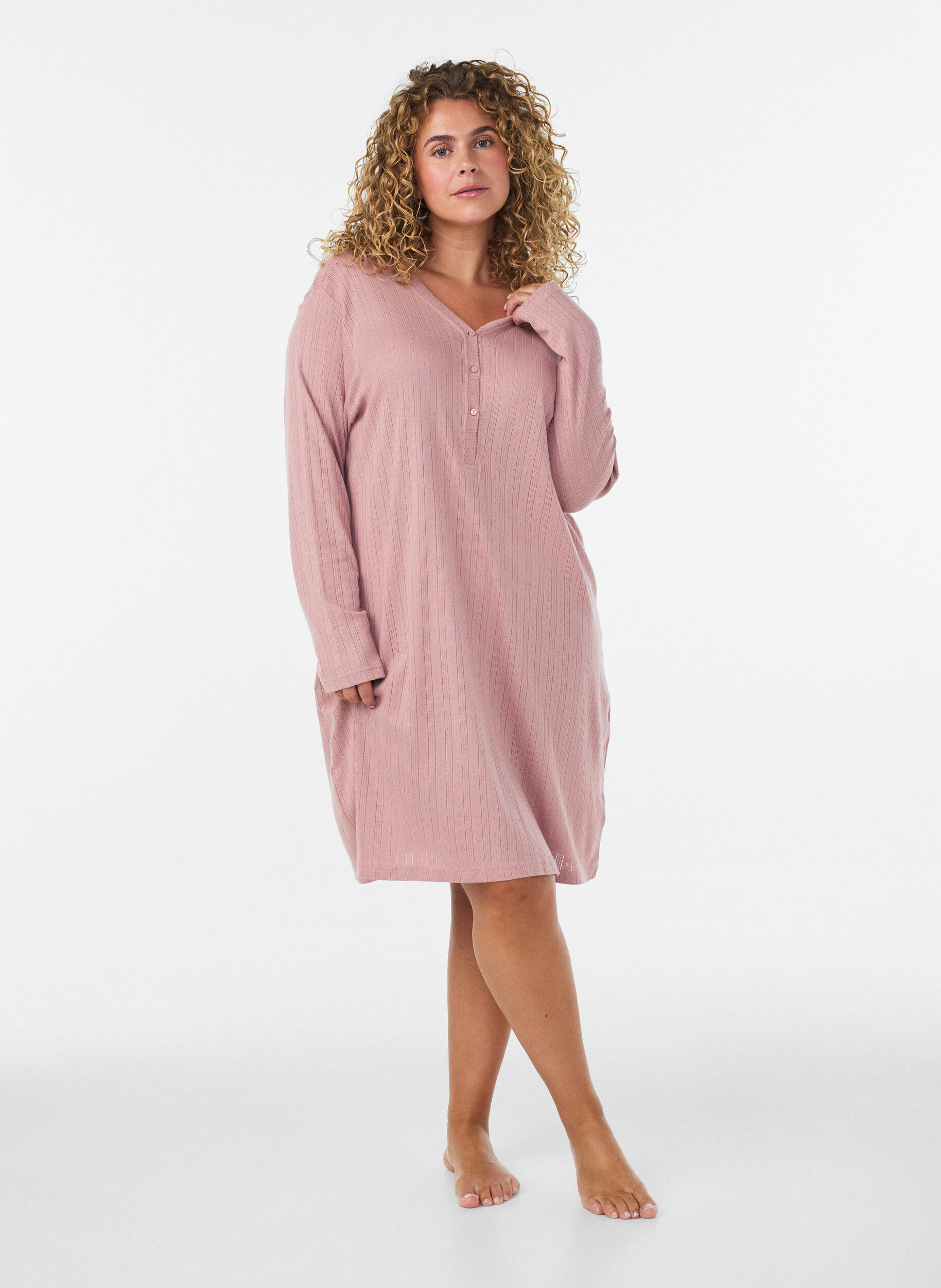 ZizziNattkjole i &oslash;kologisk bomull med hullbroderi, Rosa, Model image number 1