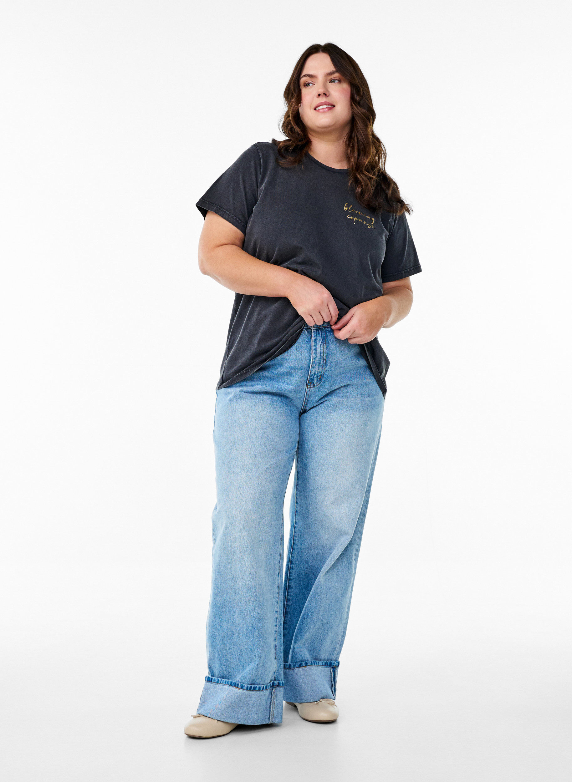 Zizzi T-skjorte i &oslash;kologisk bomull med et kult trykk, Gr&aring;, Model image number 1