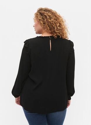 Viskosebluse med volanger og blonder, Black, Model image number 1
