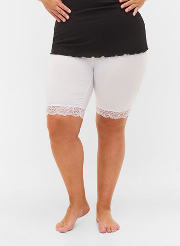 Sykkelshorts med blondekant, Bright White, Model image number 2