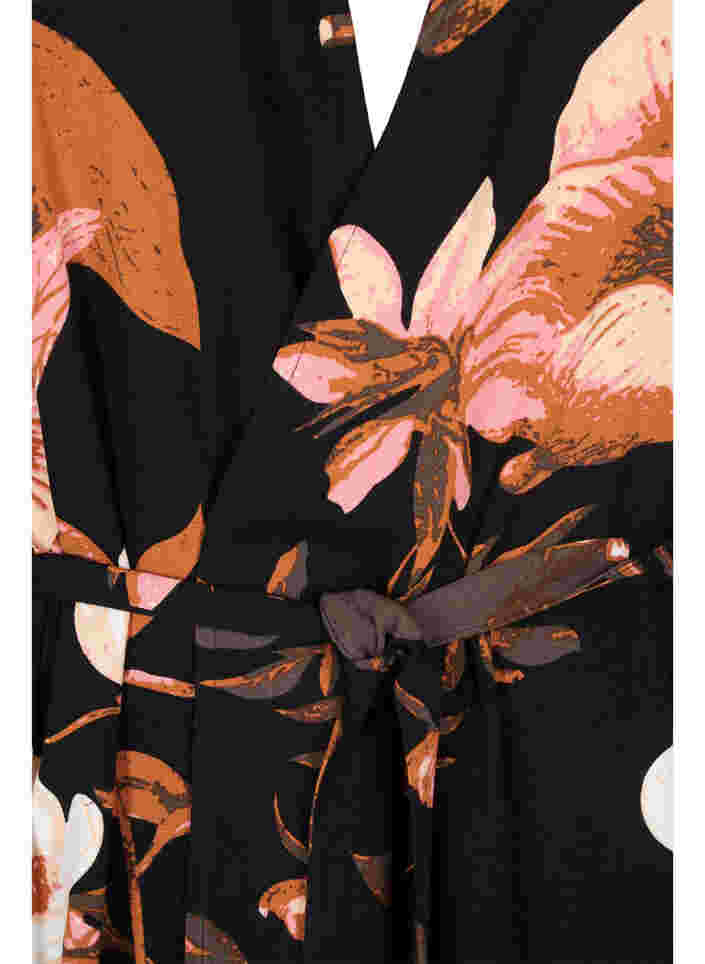 Blomstrete kimono i viskose, Black Flower AOP, Packshot image number 2