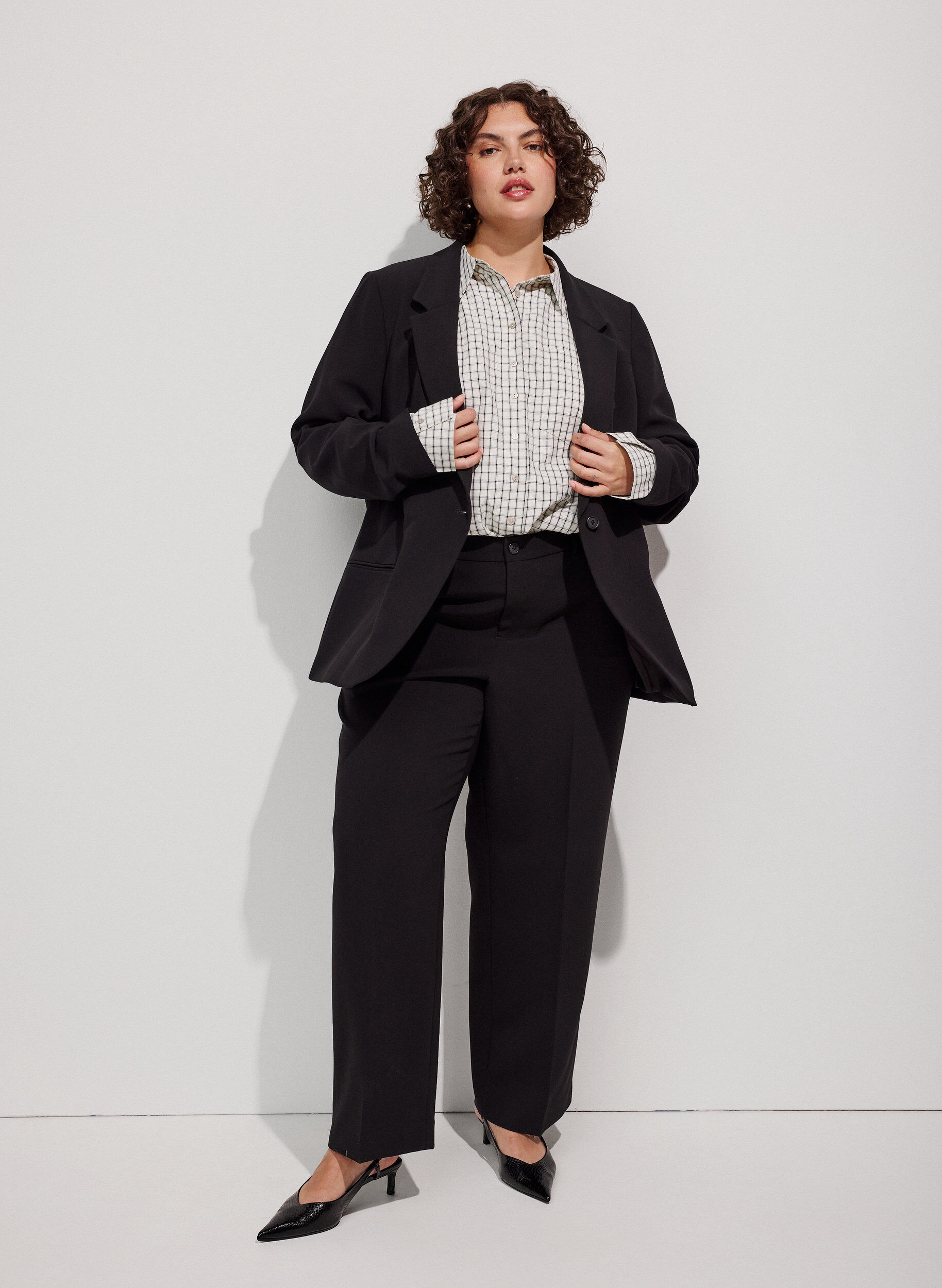 ZizziKlassisk blazer med enkel knappelukking, Svart, Model image number 1