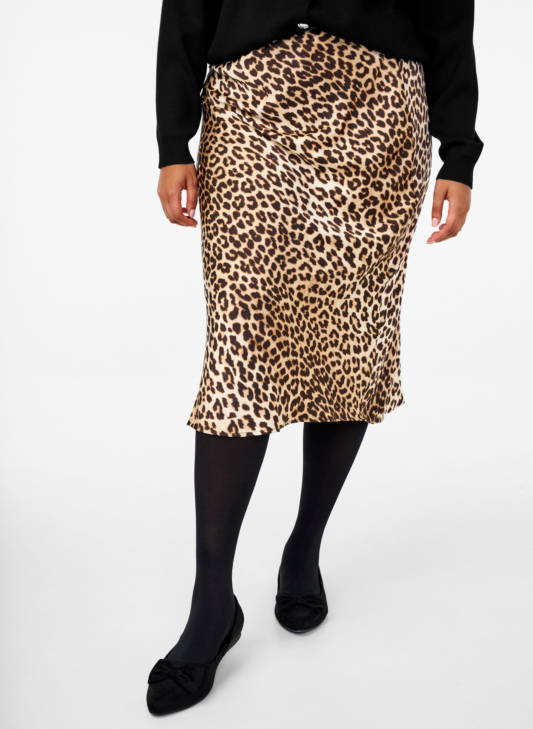 Zizzi Sateng midi-skj&oslash;rt med leopardm&oslash;nster, Leo AOP, Model image number 2