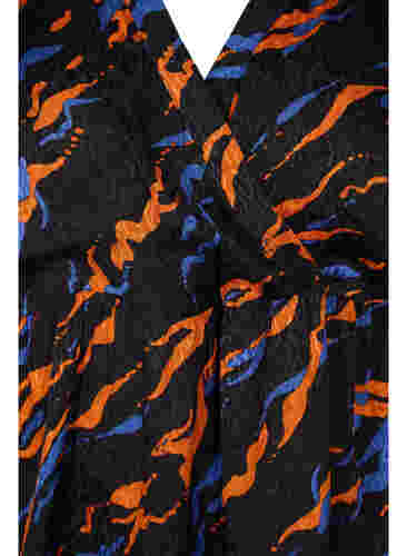 Kortermet viskosebluse med mønster, Black Tiger AOP, Packshot image number 2