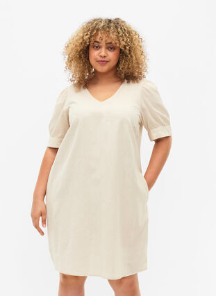 Kjole med V-hals i bomullsmiks med lin, Sandshell, Model image number 0