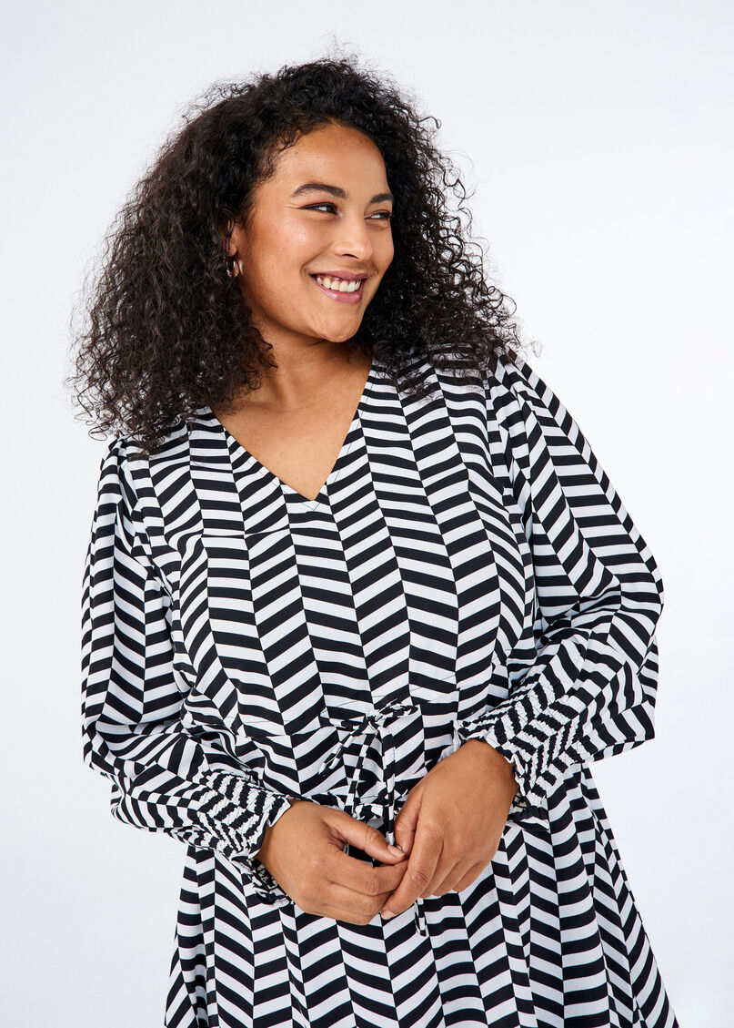 Kjole med knytebelter i midjen, Svart, Image image number 0