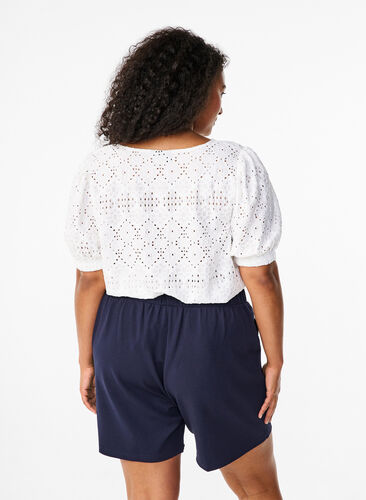Zizzi Kortermet bluse med blondemønster, Bright White, Model image number 1
