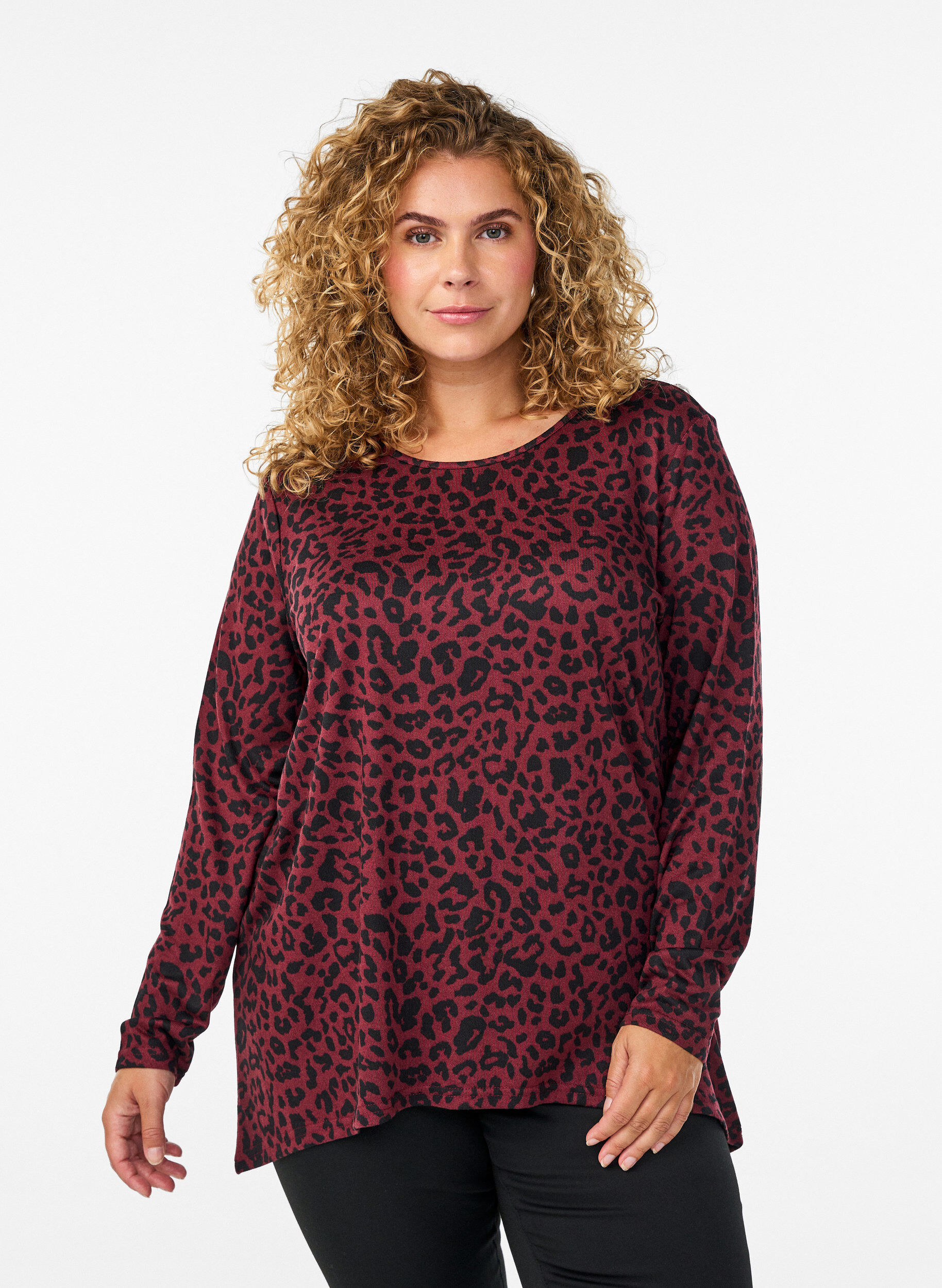 Leopardm&oslash;nstret bluse med lange ermer, M&oslash;rk Bordeaux, Model