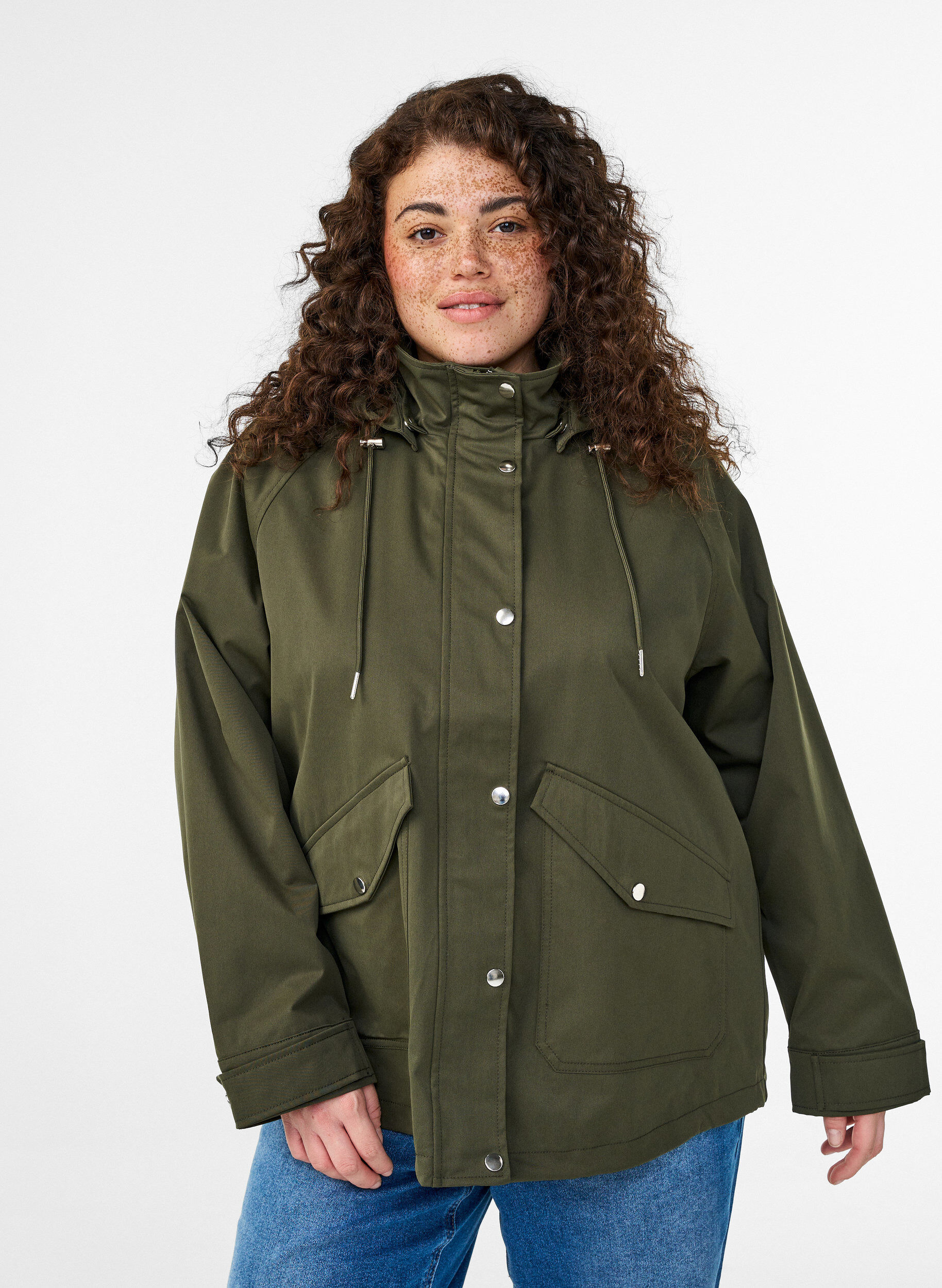 Kort v&aring;rjakke med avtagbar hette, Gr&oslash;nn, Model